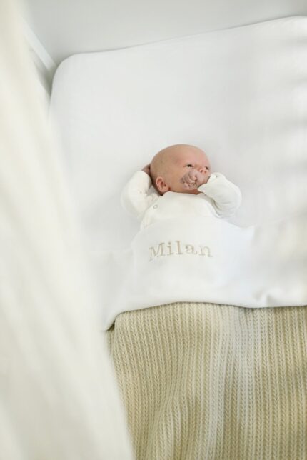 Babydeken met naam (Herfst/Winter) - Beige met witte omslag